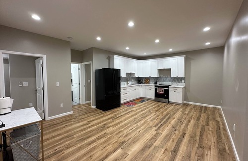 Pearl City Casa | Charming 2-bedroom 2 bath in Pearl City with AC, minimum 30 continues day stay