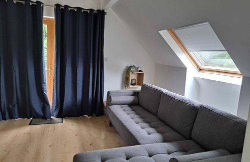 Blackwater Apartamento | Charming 2-bedroom apartment in Blackwater with WiFi