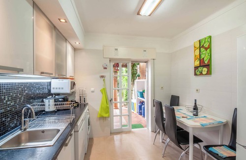 Santa Luzia Apartamento | Charming 2-bedroom apartment in fantastic Santa Luzia with WiFi, AC
