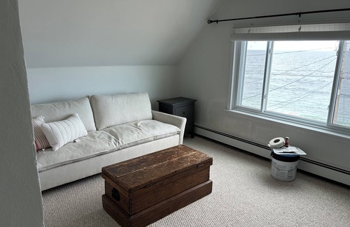 Ocean Bluff-Brant Rock Apartamento | Charming 2-bedroom apartment in wonderful Marshfield Across from the Ocean