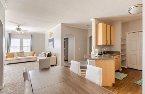Galveston Apartamento | Charming 2-bedroom apartment with AC and WiFi in delightful Galveston