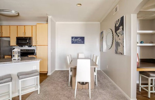 Galveston Apartamento | Charming 2-bedroom apartment with AC and WiFi in delightful Galveston
