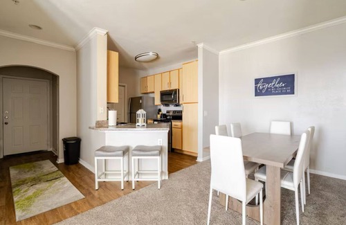 Galveston Apartamento | Charming 2-bedroom apartment with AC and WiFi in delightful Galveston