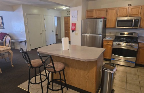 Providence Casa | Charming 2-bedroom Apartment with AC, WiFi in delightful Pawtucket