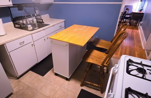 Dearborn Apartamento | Charming 2-bedroom apartment near Downtown Dearborn