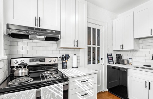 Decatur Apartamento | Charming 2-bedroom apartment in dowtown Decatur/ 20 min from downtown ATL