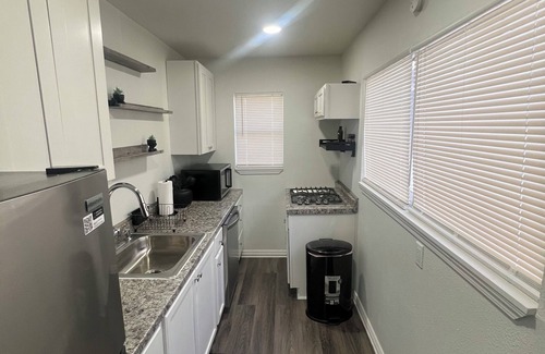 South Central Houston Apartamento | Charming 2-bedroom apartment with WiFi, AC in enchanting Houston.