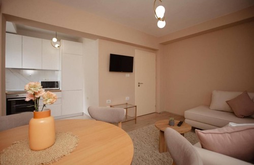 Shkoder Apartamento | Charming 2-bedroom apartment with WiFi, AC in wonderful Shkodër