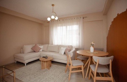 Shkoder Apartamento | Charming 2-bedroom apartment with WiFi, AC in wonderful Shkodër