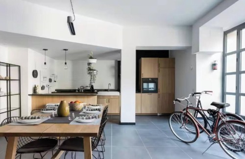 Milan Apartamento | Charming 2-bedroom apartment with WiFi, AC in lovely Milano