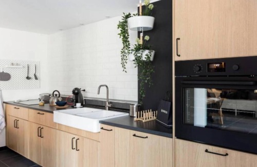 Milan Apartamento | Charming 2-bedroom apartment with WiFi, AC in lovely Milano