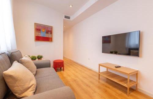 Los Remedios Apartamento | Charming 2 bedroom Apartment at Virgen de Begoña