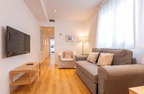 Los Remedios Apartamento | Charming 2 bedroom Apartment at Virgen de Begoña