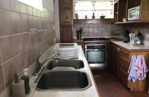 Derricks Apartamento | Charming 2 bedroom 2 shower room self catering apt on a gorgeous quiet beach