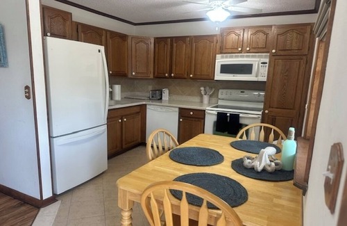 Caine Woods Condominio | Charming 2-bedroom condo with WiFi, AC in fantastic North Ocean City
