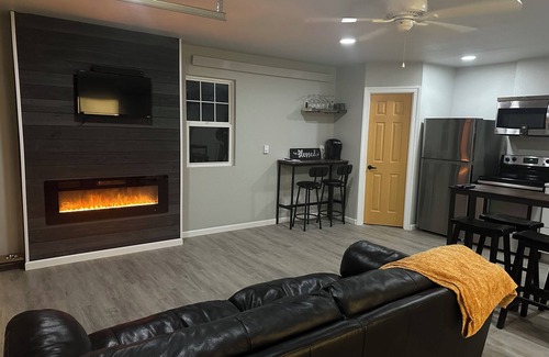 Rapid City Cabaña | Charming 2-bedroom cottage house in Rapid City. Horses are welcome!