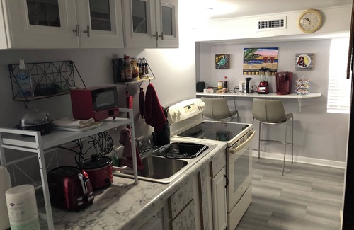 Murraysville Cabaña | Charming 2-bedroom cottage with all the amenities, breakfast items. Pet friendly