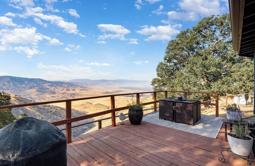 Stallion Springs Cabina | Charming 2-bedroom cabin with AC and WiFi with Incredible Views