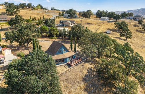 Stallion Springs Cabina | Charming 2-bedroom cabin with AC and WiFi with Incredible Views