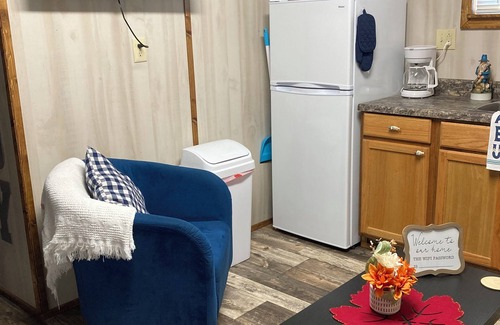 Mc Carr Cabina | Charming 2-bedroom cabin in McCarr, KynPet friendly! Lots of lighted parking!