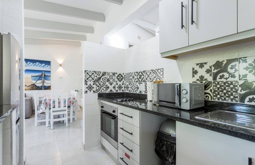 Shaka's Rock Chalet De Esquí | Charming 2-bedroom chalet with sea views in a fabulous resort