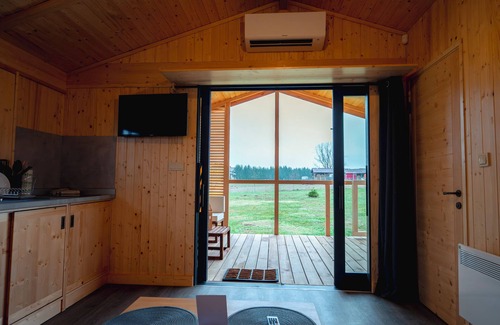 Zarnesti Chalet De Esquí | Charming 2-bedroom chalet with WiFi, AC in fantastic Râșnov
