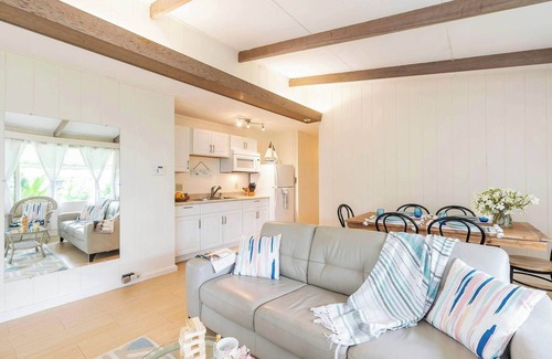 Ewa Beach Cabaña | Charming 2-bedroom cottage in enjoyable Ewa Beach with WiFi, AC