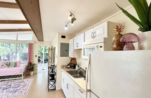 Ewa Beach Cabaña | Charming 2-bedroom cottage in enjoyable Ewa Beach with WiFi, AC