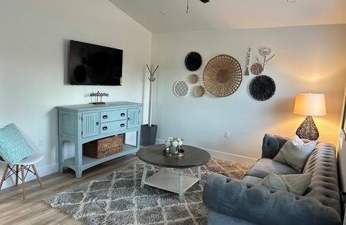 Carmichael Cabaña | Charming 2-bedroom cottage with AC and WiFi in welcoming Fair Oaks