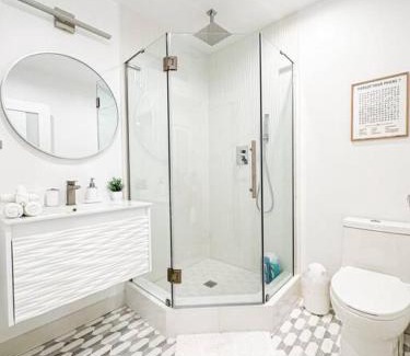 Beverly Hills Casa | Charming 2-Bedroom Cottage -CAL