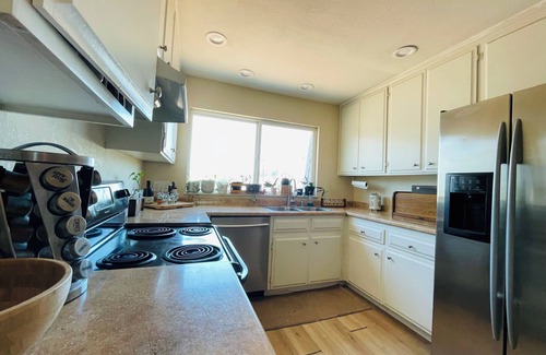 Kensington Condominio | Charming 2-bedroom condo in lovely San Diego