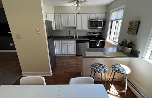 Broomall Condominio | Charming 2 Bedroom Condo Convenient to 476 with Free Parking