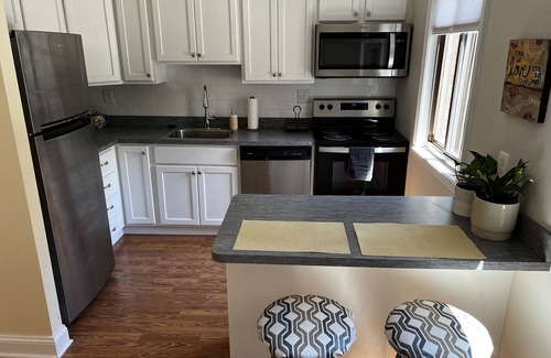 Broomall Condominio | Charming 2 Bedroom Condo Convenient to 476 with Free Parking