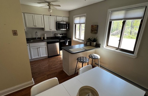 Broomall Condominio | Charming 2 Bedroom Condo Convenient to 476 with Free Parking