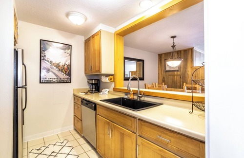Keystone Condominio | Charming 2-bedroom condo in brilliant Keystone with views and shuttle