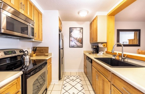 Keystone Condominio | Charming 2-bedroom condo in brilliant Keystone with views and shuttle