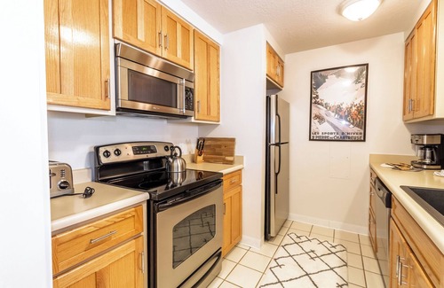 Keystone Condominio | Charming 2-bedroom condo in brilliant Keystone with views and shuttle