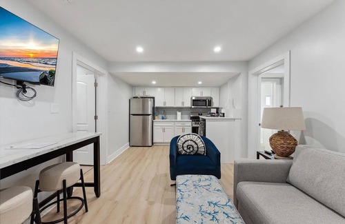North Wildwood Condominio | Charming 2-bedroom condo in beautiful North Wildwood with Pool.