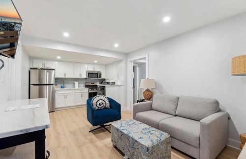 North Wildwood Condominio | Charming 2-bedroom condo in beautiful North Wildwood with Pool.