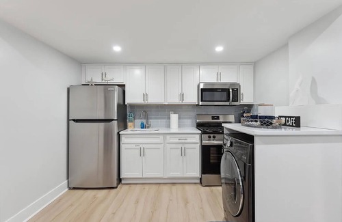 North Wildwood Condominio | Charming 2-bedroom condo in beautiful North Wildwood with Pool.