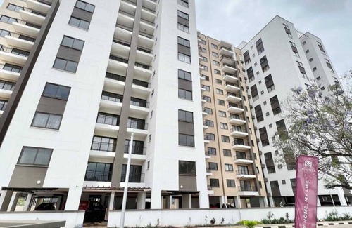 Nairobi Condominio | Charming 2-bedroom condo in enchanting Nairobi with fitness room & swimming pool