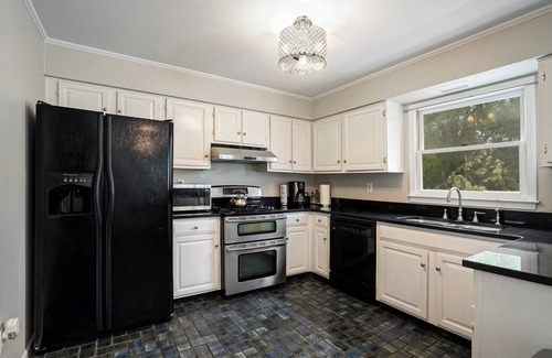 Underwood Hills Condominio | Charming 2-bedroom condo in amazing Midtown Atlanta with AC, WiFi
