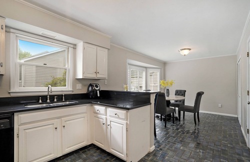 Underwood Hills Condominio | Charming 2-bedroom condo in amazing Midtown Atlanta with AC, WiFi