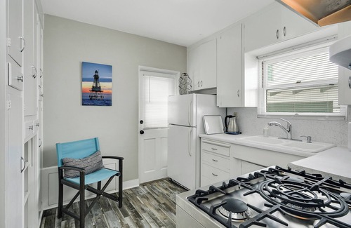 Coronado Cabaña | Charming 2-bedroom cottage in the heart of Coronado Village
