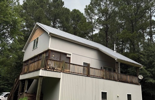 Sampson County Cabaña | Charming 2-bedroom cottage with WiFi, AC near the Black River in Harrells