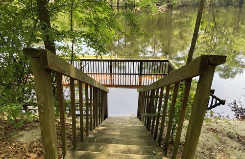 Sampson County Cabaña | Charming 2-bedroom cottage with WiFi, AC near the Black River in Harrells