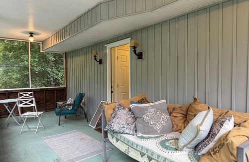 Sampson County Cabaña | Charming 2-bedroom cottage with WiFi, AC near the Black River in Harrells