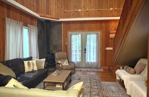 Sampson County Cabaña | Charming 2-bedroom cottage with WiFi, AC near the Black River in Harrells