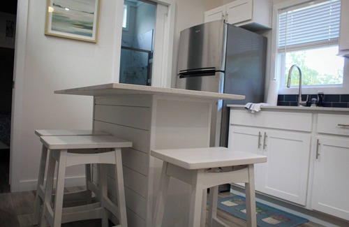 Oriental Cabaña | Charming 2-bedroom cottage with water access in tranquil Oriental