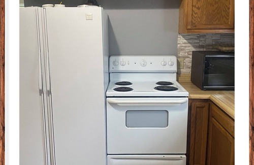 Meador Cabaña | Charming 2-bedroom cottage in Matewan with WiFi and AC